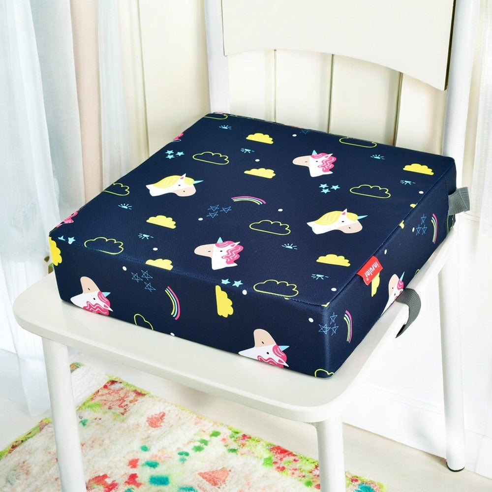 coussin_rehausseur_chaise_licorne_bleu_marine_062245d5-24ff-45b2-8dbd-f3ff0bbd85dc